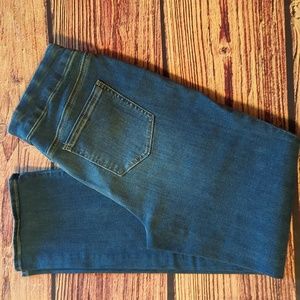 Chico's Pull On Straight jeans size 8